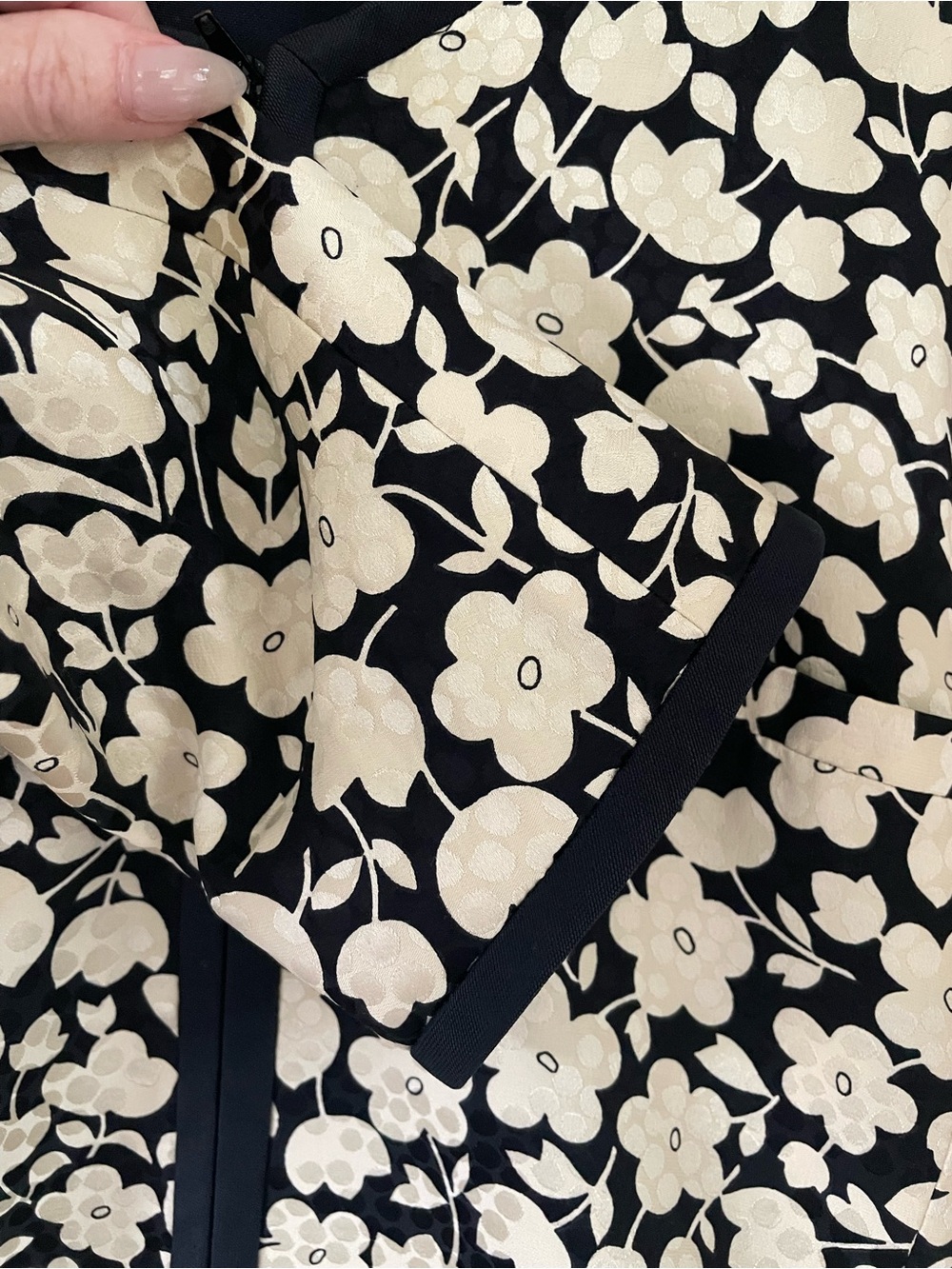 Vintage Valentino for Bergdorf Goodman, silk floral jacket with zipper, size 8 - Picture 3 of 5